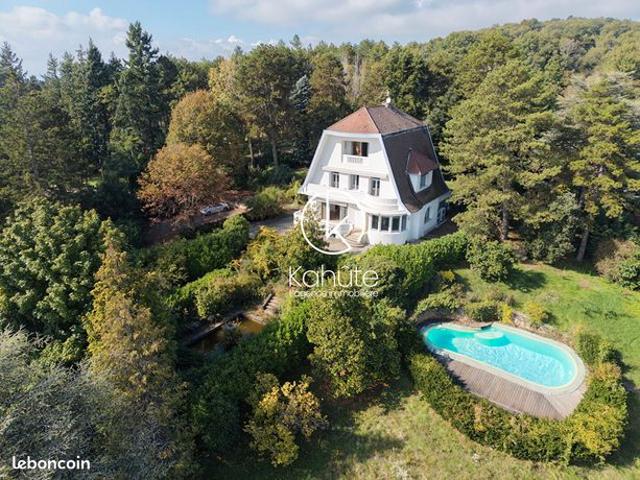 Propriété 6 pièces 250 m²