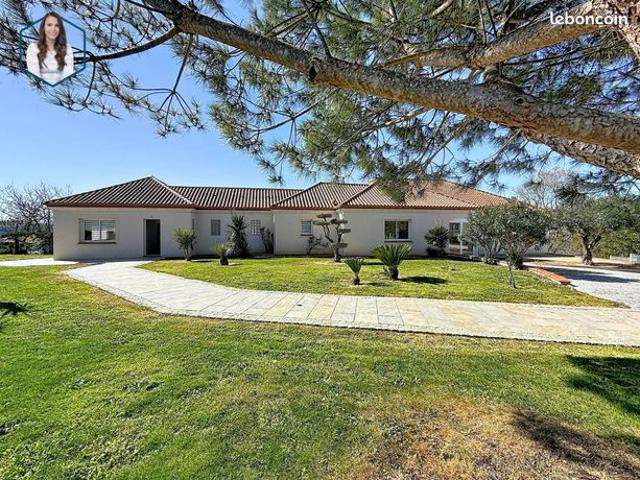Propriété 6 pièces 250 m²