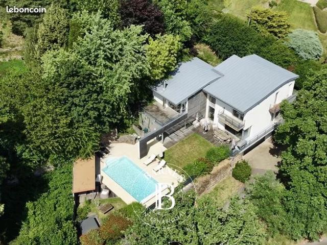 Propriété 6 pièces 250 m²