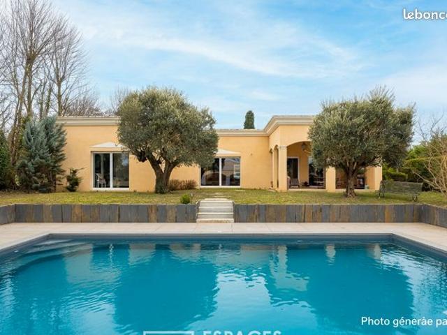 Propriété 6 pièces 250 m²