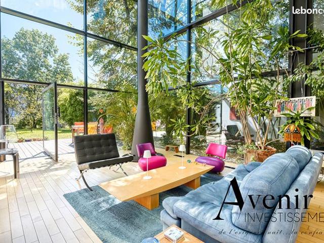 Propriété 6 pièces 251 m²