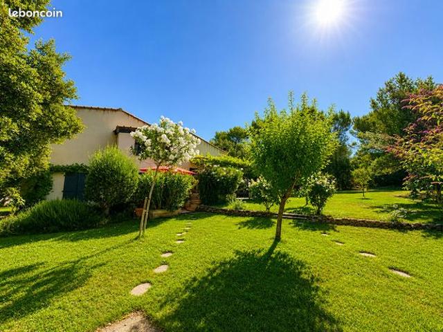 Propriété 6 pièces 252 m²