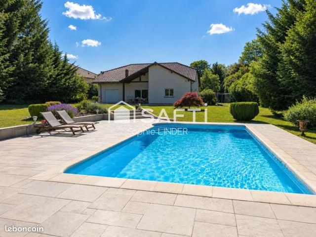Propriété 6 pièces 253 m²