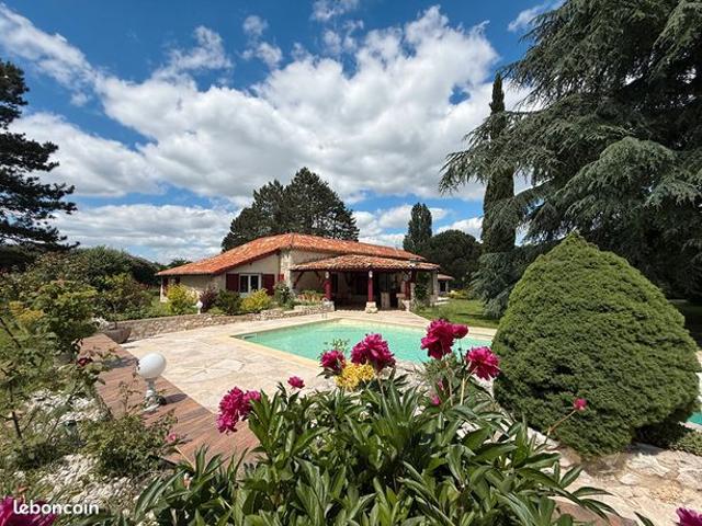 Propriété 6 pièces 265 m²