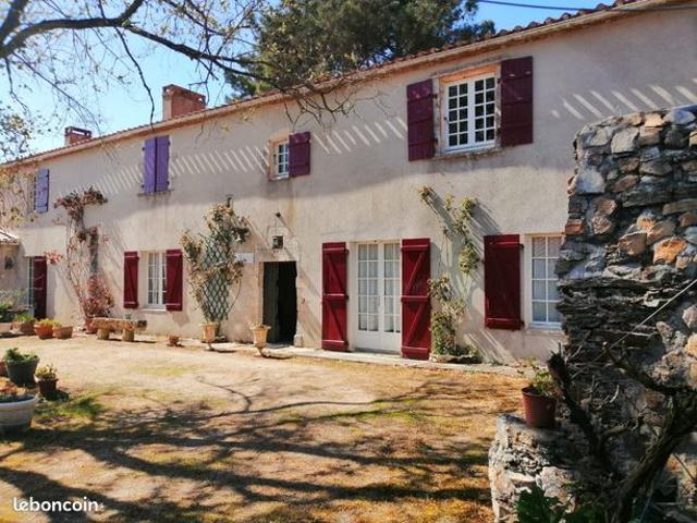 Propriété 6 pièces 266 m²