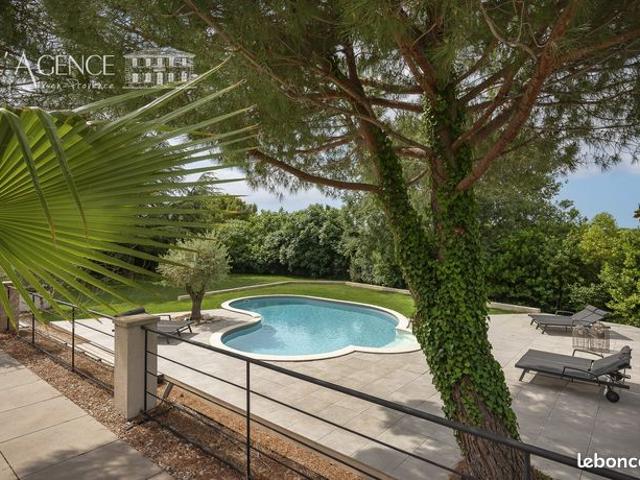 Propriété 6 pièces 269 m²