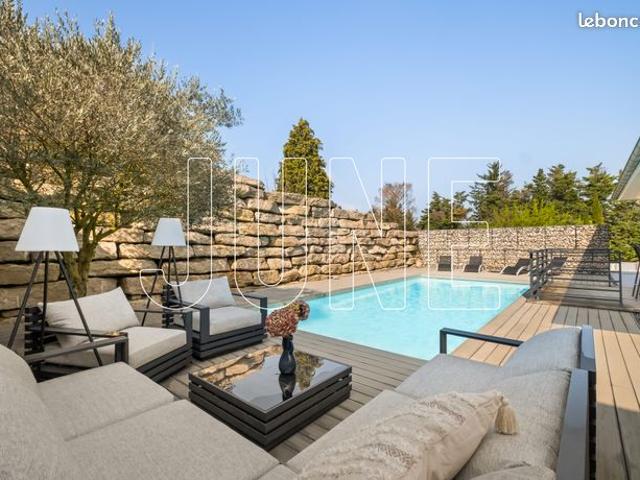 Propriété 6 pièces 260 m²