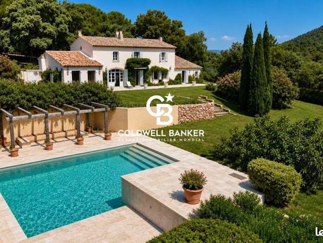 Propriété 6 pièces 261 m²