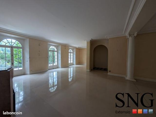 Propriété 6 pièces 275 m²