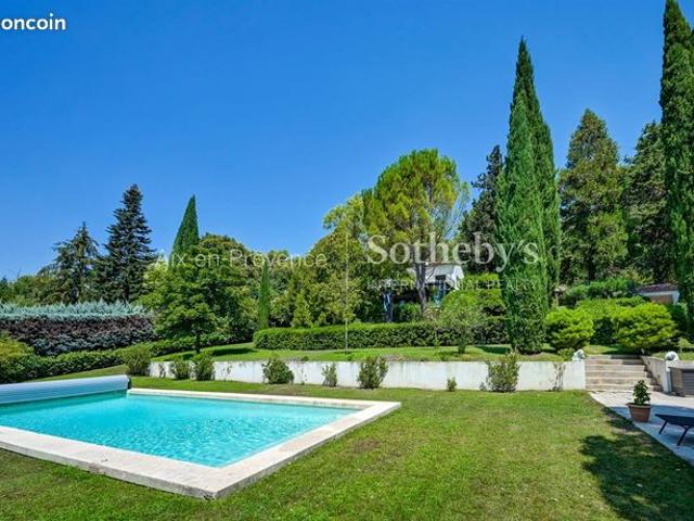 Propriété 6 pièces 275 m²