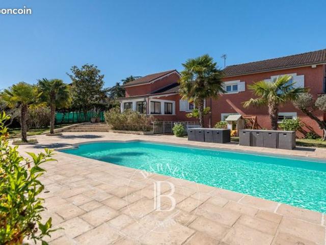 Propriété 6 pièces 275 m²