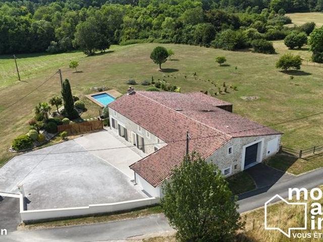 Propriété 6 pièces 275 m²