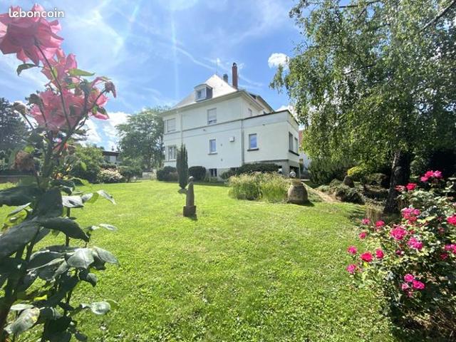 Propriété 6 pièces 277 m²