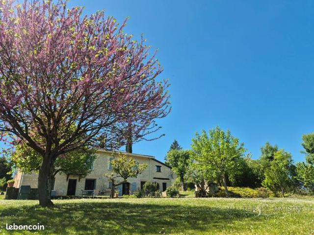 Propriété 6 pièces 279 m²