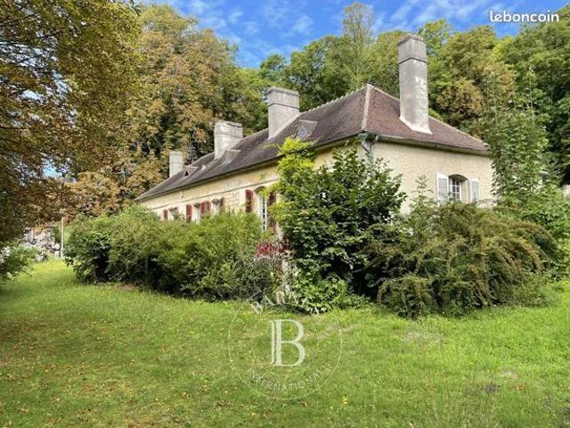 Propriété 6 pièces 279 m²