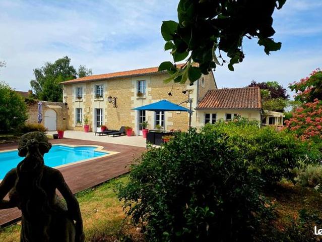 Propriété 6 pièces 270 m²