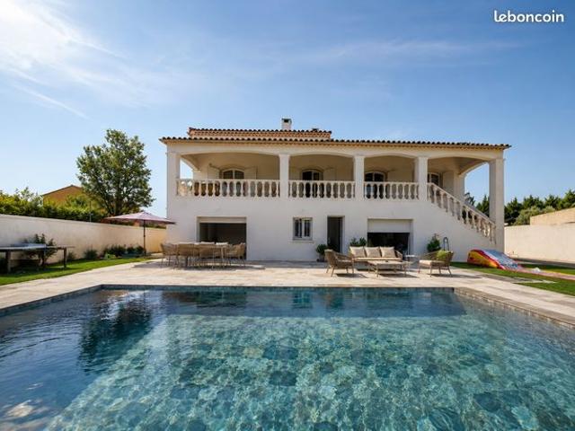 Propriété 6 pièces 270 m²