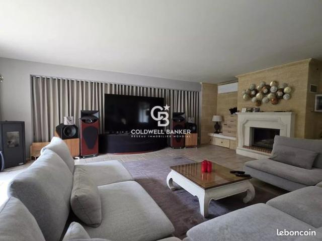 Propriété 6 pièces 286 m²