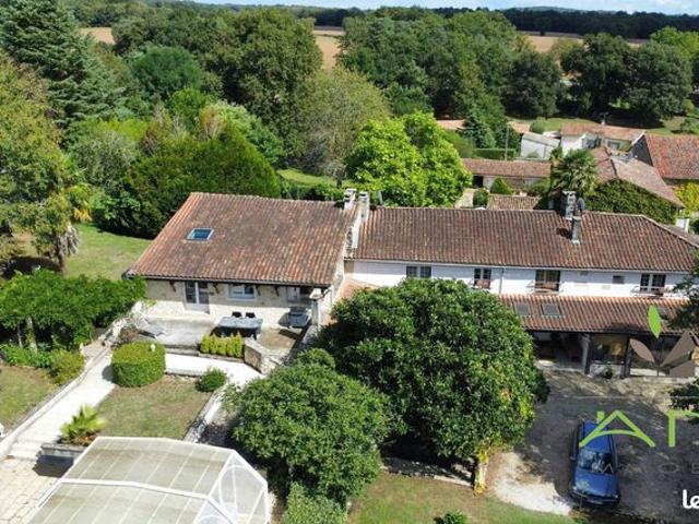 Propriété 6 pièces 286 m²