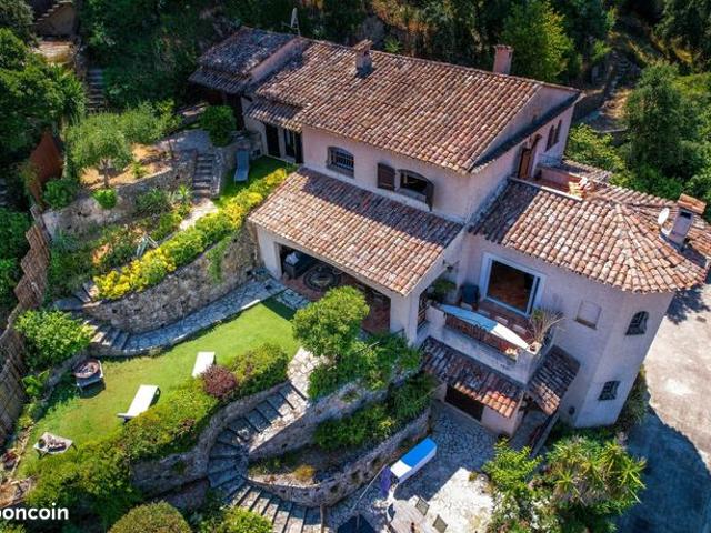 Propriété 6 pièces 280 m²