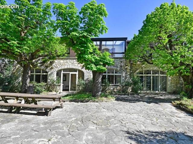 Propriété 6 pièces 281 m²