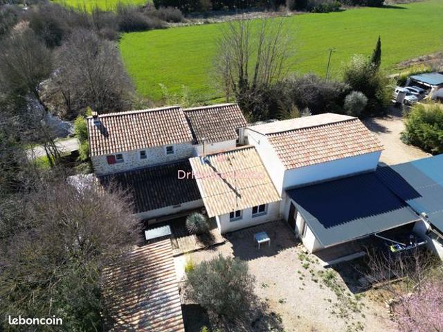 Propriété 6 pièces 295 m²