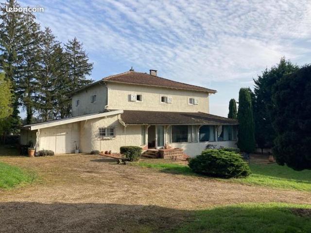 Propriété 6 pièces 292 m²