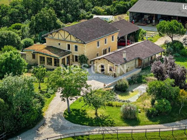 Propriété 6 pièces 304 m²