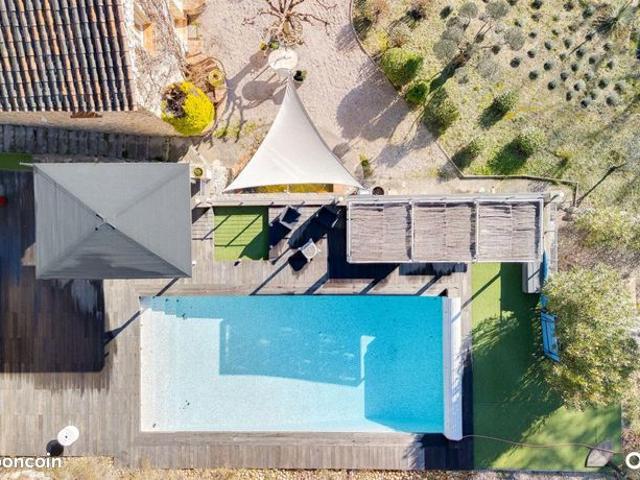 Propriété 6 pièces 309 m²