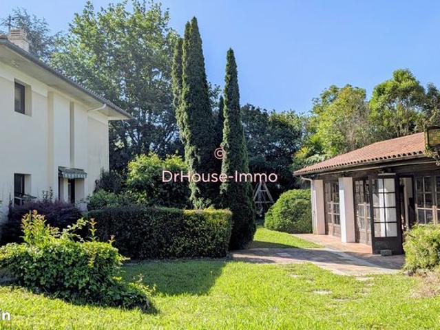 Propriété 6 pièces 300 m²