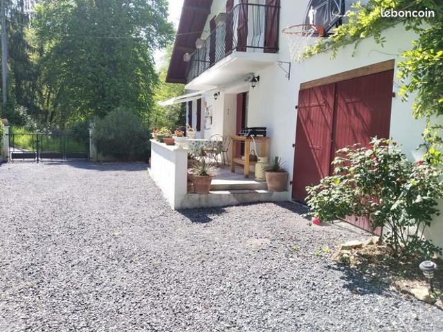Propriété 6 pièces 300 m²