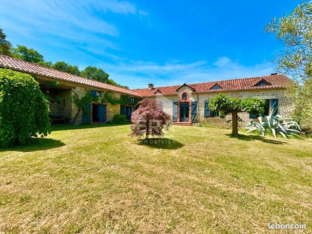 Propriété 6 pièces 300 m²