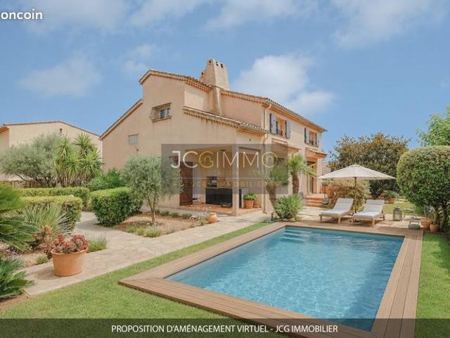 Propriété 6 pièces 318 m²