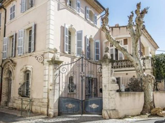 Propriété 6 pièces 319 m²