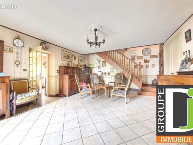 Propriété 6 pièces 324 m²