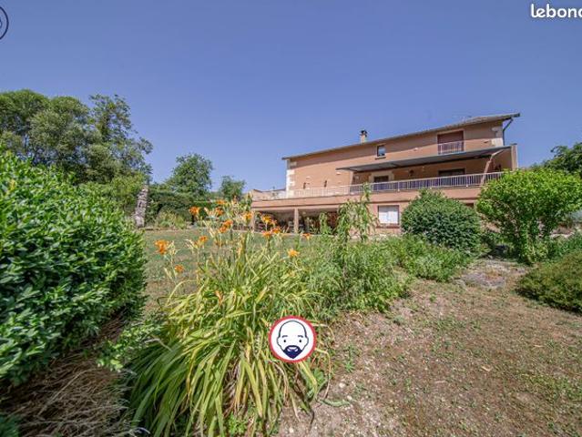 Propriété 6 pièces 326 m²