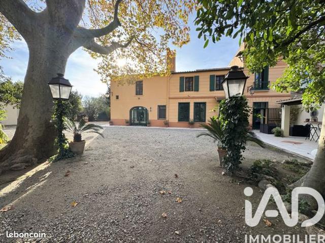 Propriété 6 pièces 328 m²