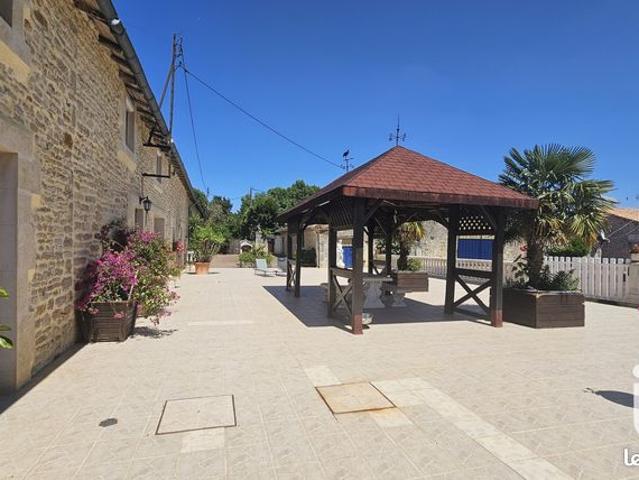 Propriété 6 pièces 338 m²
