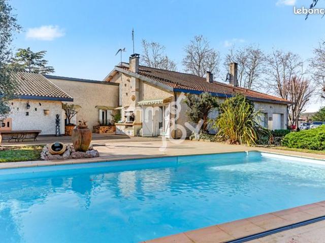 Propriété 6 pièces 330 m²