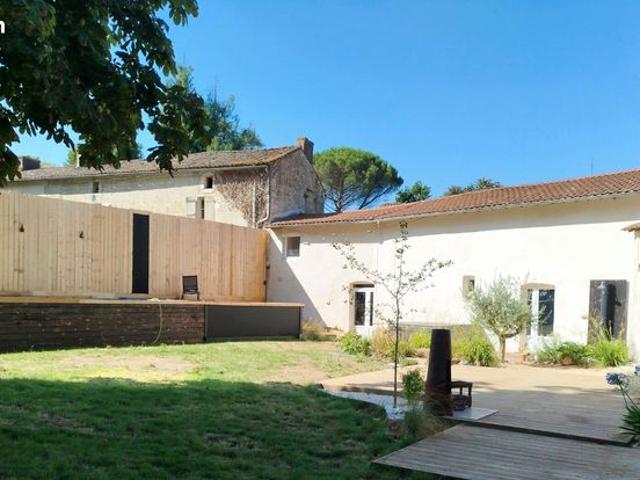 Propriété 6 pièces 330 m²