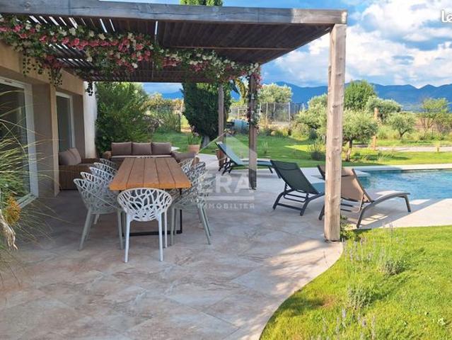 Propriété 6 pièces 330 m²