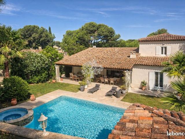 Propriété 6 pièces 330 m²