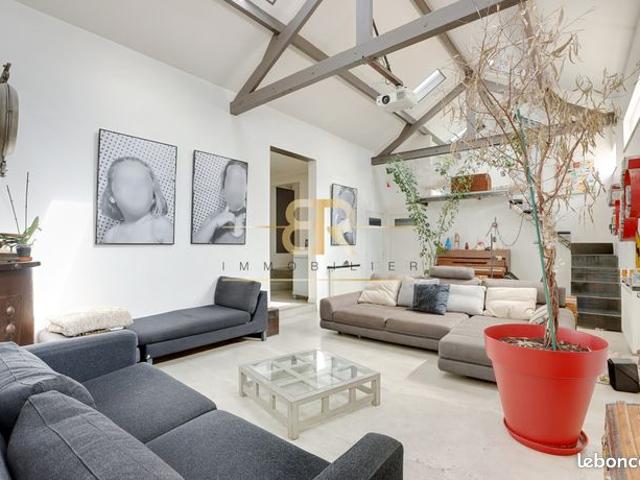 Propriété 6 pièces 330 m²