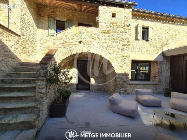 Propriété 6 pièces 340 m²