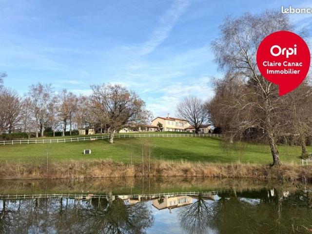 Propriété 6 pièces 343 m²