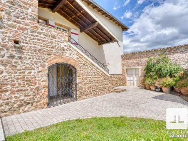 Propriété 6 pièces 359 m²