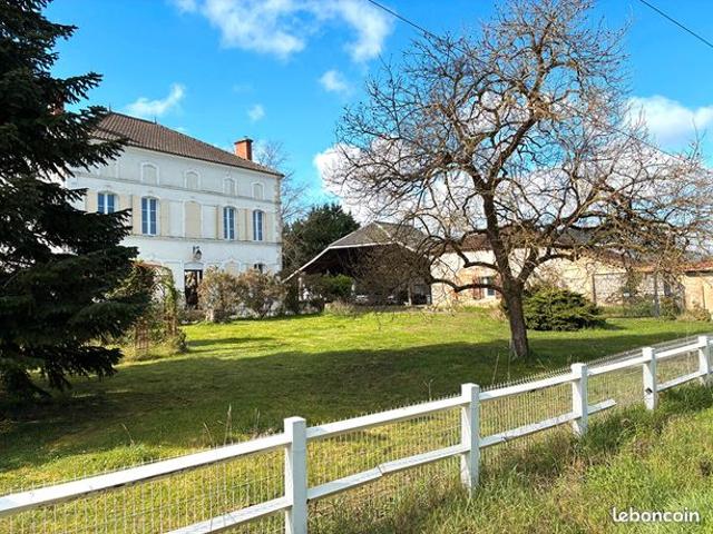 Propriété 6 pièces 400 m²