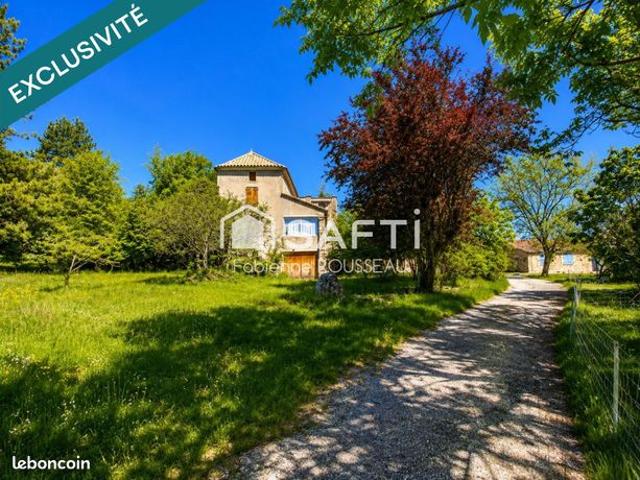 Propriété 6 pièces 416 m²