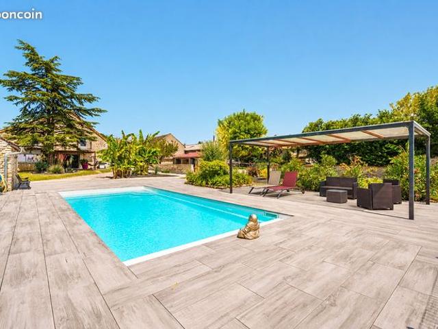 Propriété 6 pièces 466 m²