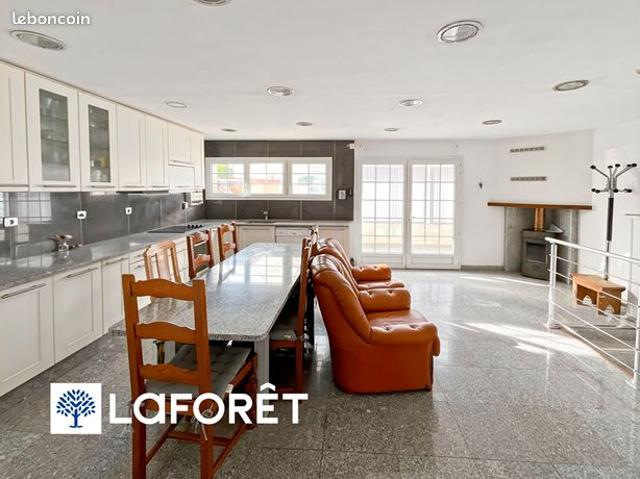 Propriété 6 pièces 85 m²